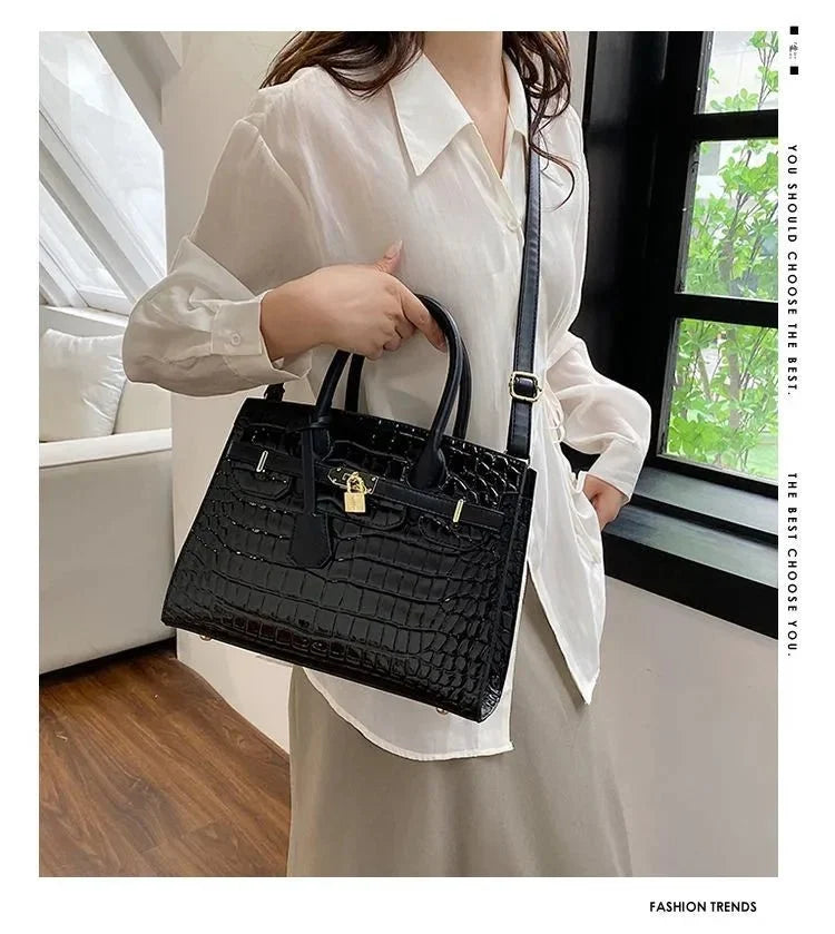 Bolsa Feminina em Couro PU Textura Croco Modelo Blinkin